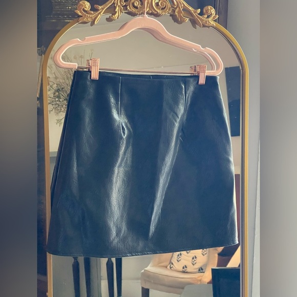 NWT Old Navy high waist Heritage Mini Black Jack Faux Leather Mini Skirt - Picture 11 of 11